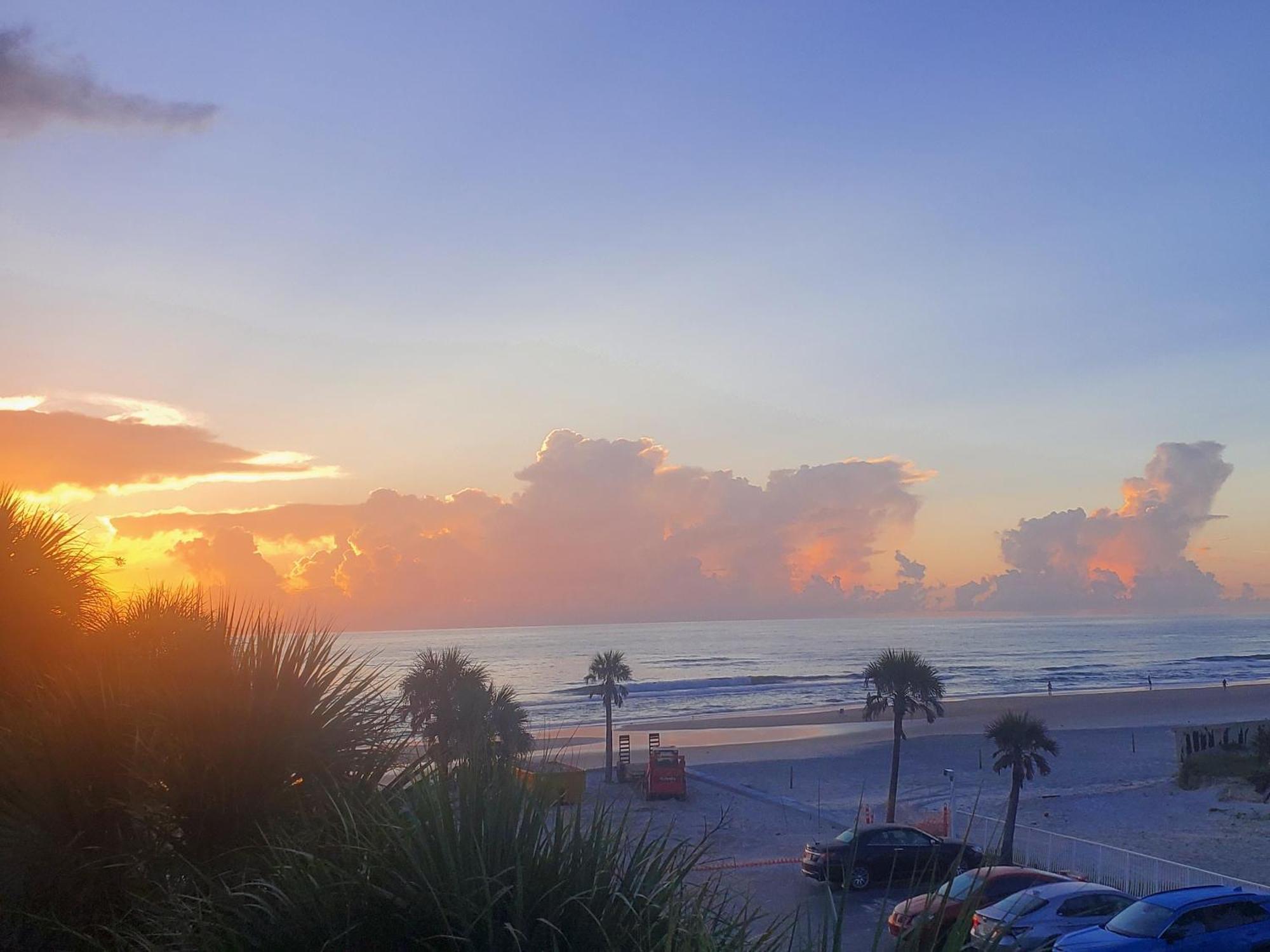 Beachside Bliss Ocean Views & Endless Fun Daytona Beach! 外观 照片